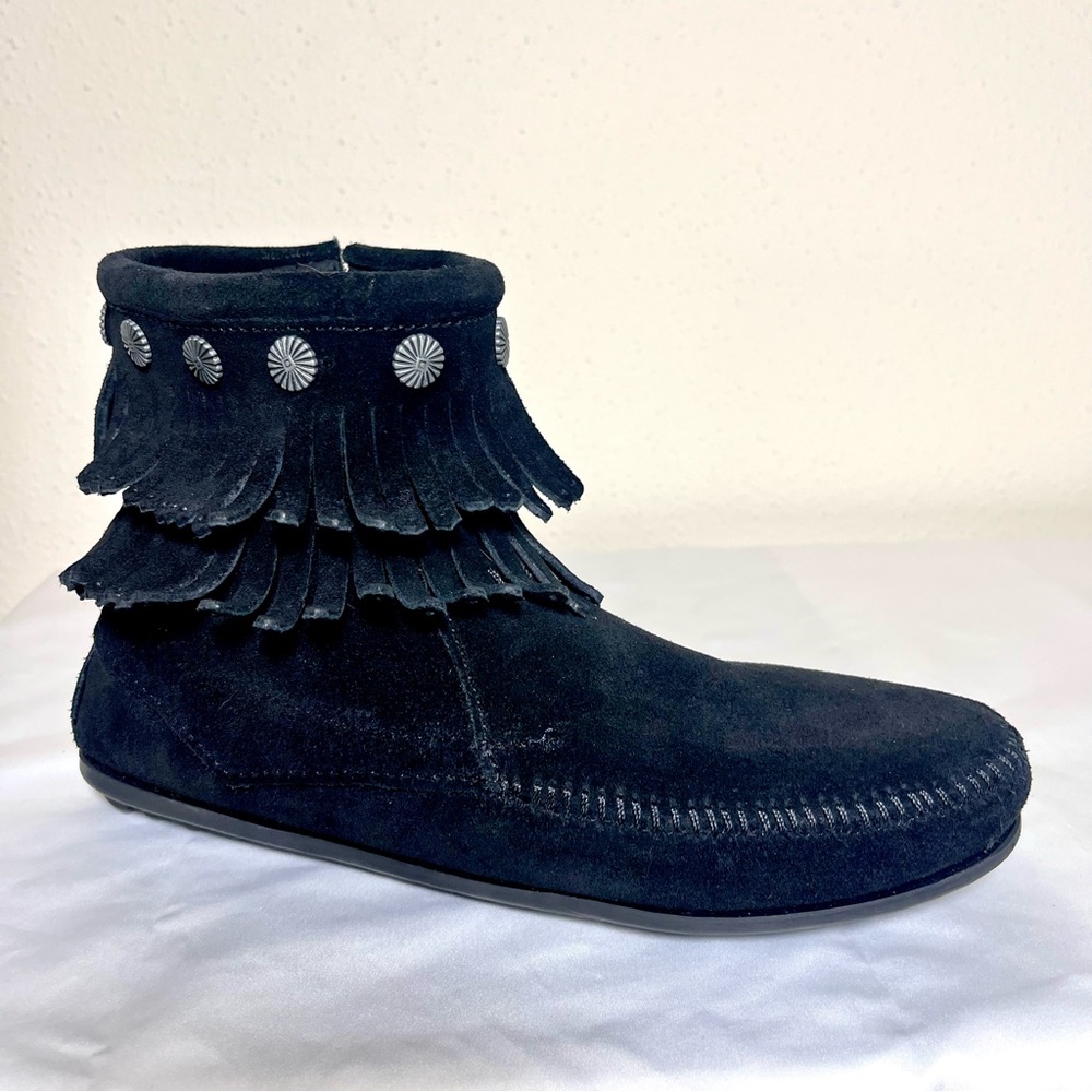 Minnetonka Women’s Suede Shoes